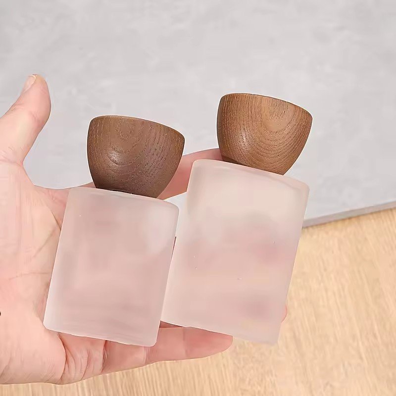 زجاجات عطر من الزجاج المتجمد بغطاء خشبي 10 قطع - الصورة 3